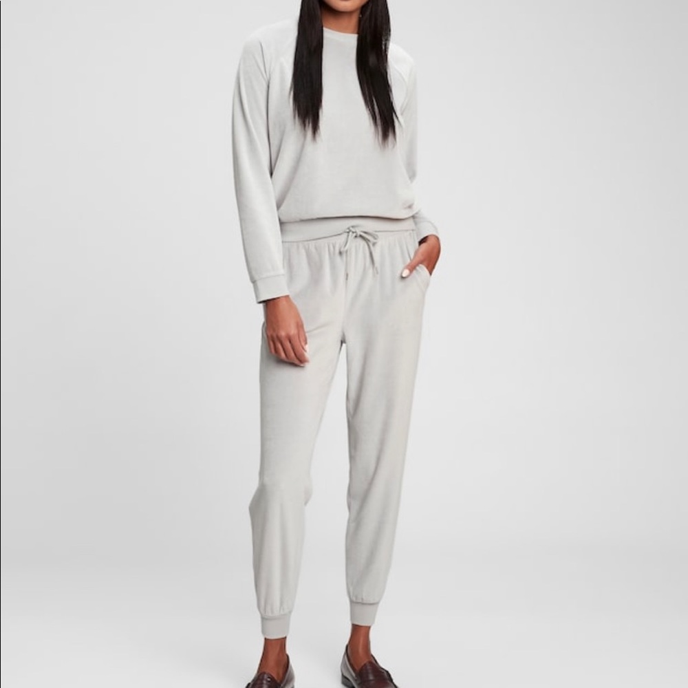 Never worn! Gap velour jogger set